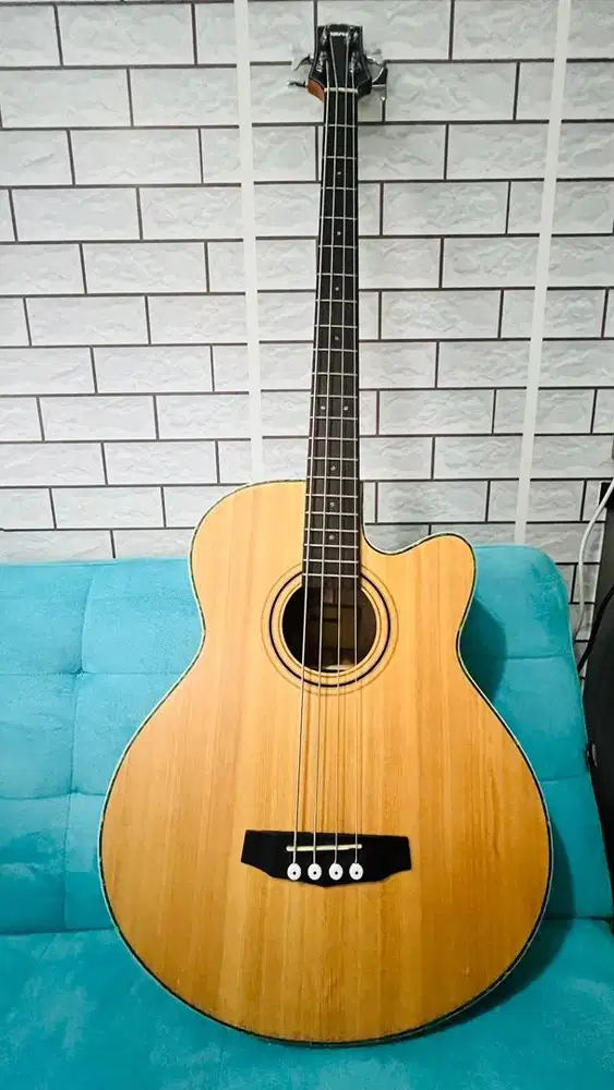 Bass Akustik Elektrik Ibanez Warna Natural Spruce Equalizer Eq7545