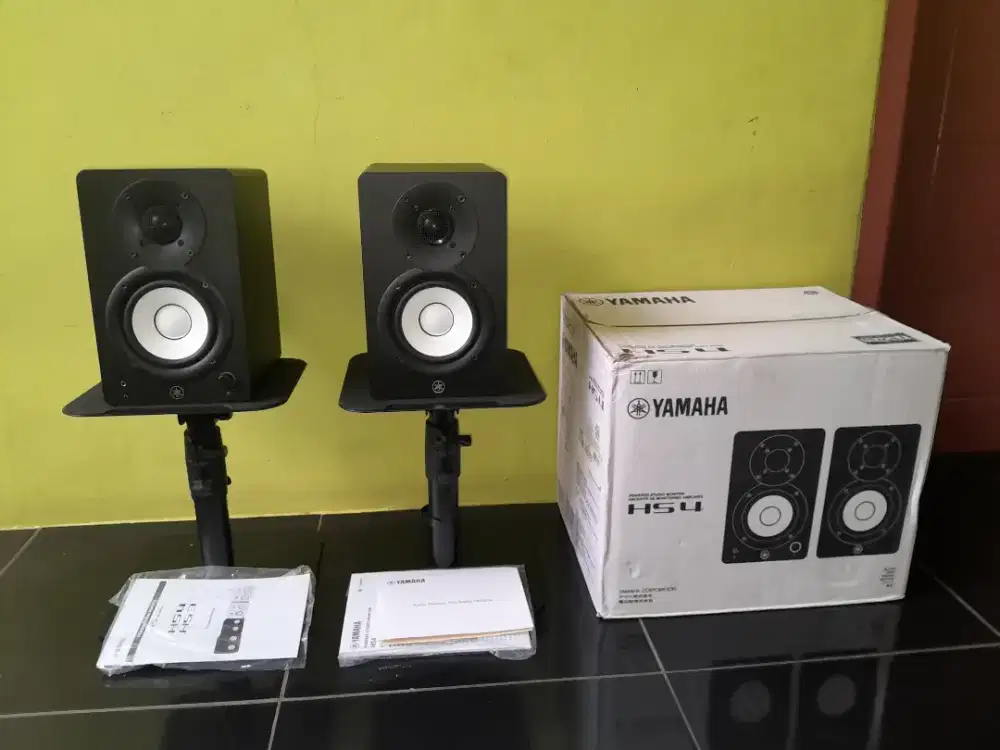 Fs..Speaker Flat Yamaha HS4 + Stand Rexus