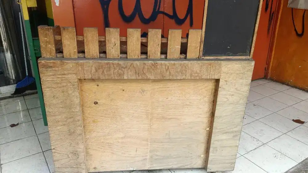 Meja dagang  kayu