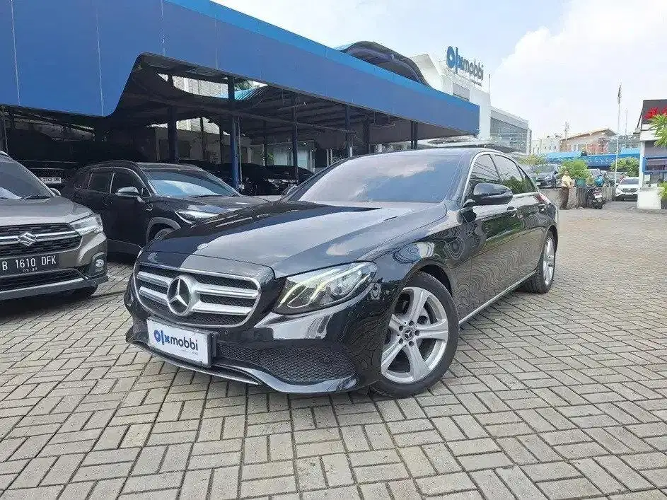 Pajak Panjang - Mercedes-Benz E250 2.0 Bensin-AT 2018