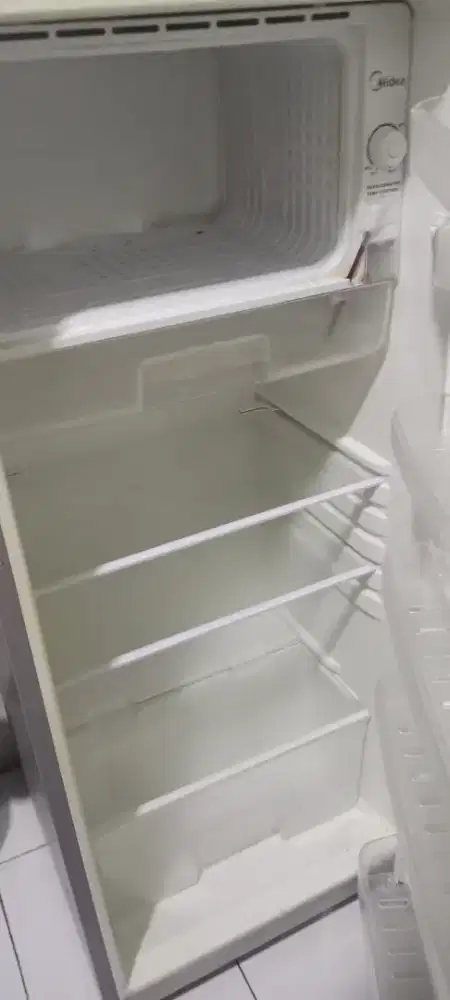 Kulkas 1 pintu merk MIDEA