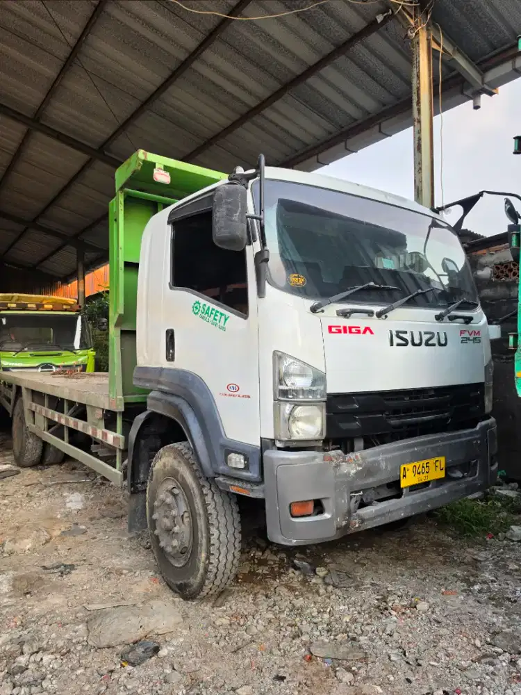 Isuzu FVM 245 ps engkel losbak 6ban long sasis tahun 2018