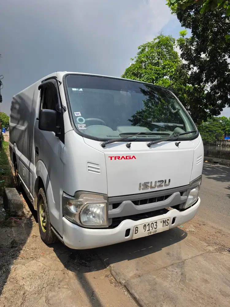 Isuzu traga 2500 cc blindvan tahun 2021 karoseri new armada