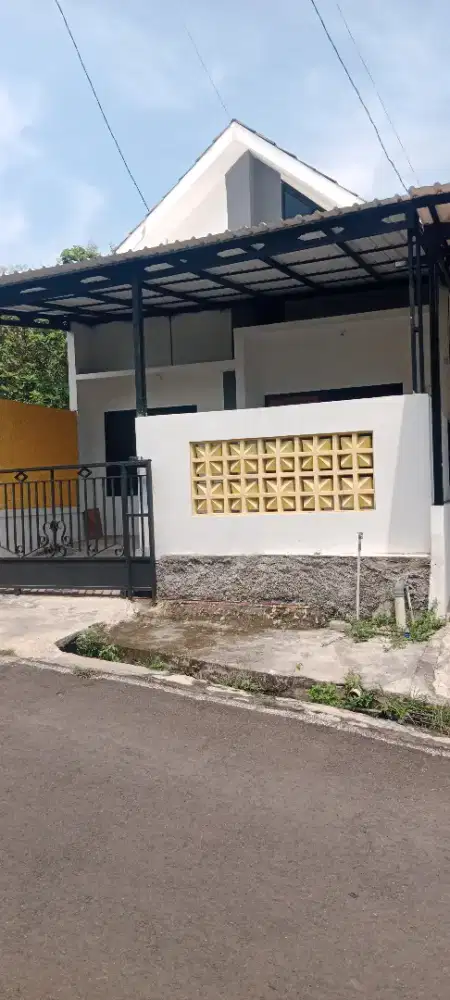 Rumah baru siap huni dekat unimus