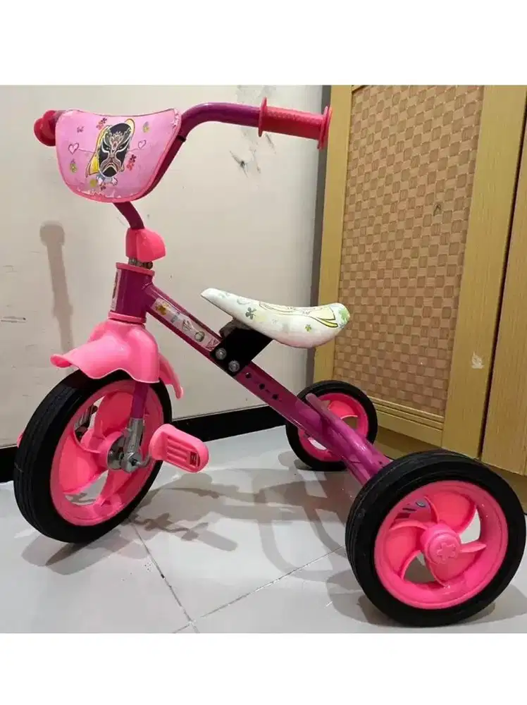 Sepeda roda tiga