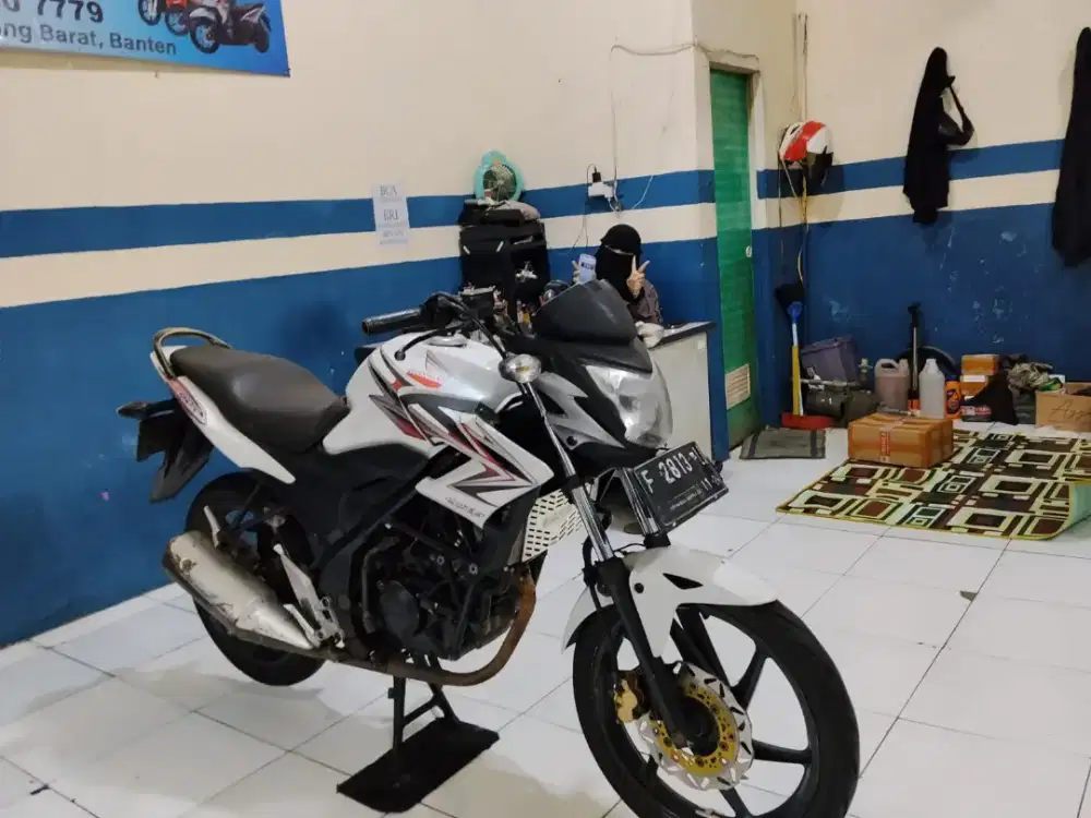 jual honda cb 150R 2013 siap pakai gress