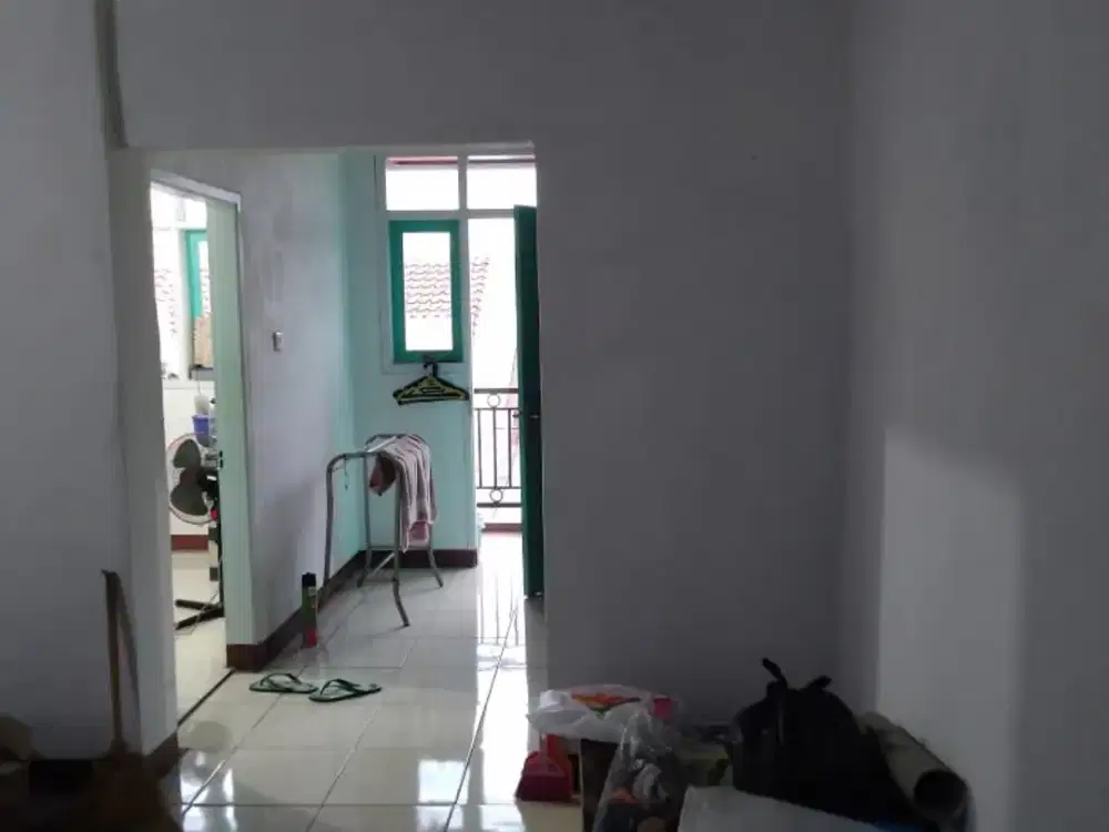 Rumah 2 Lantai Strategis Butuh Renov di Komplek Pharmindo Cimahi