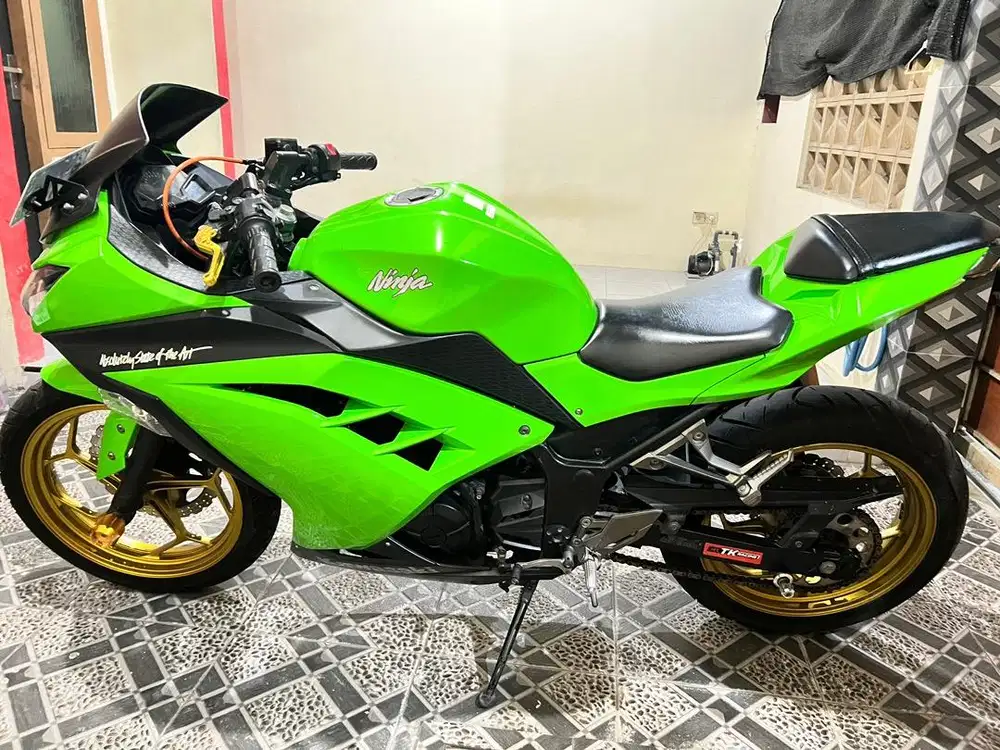 Kawasaki Ninja 250 FI Hijau Velg Gold Mulus Siap Pakai