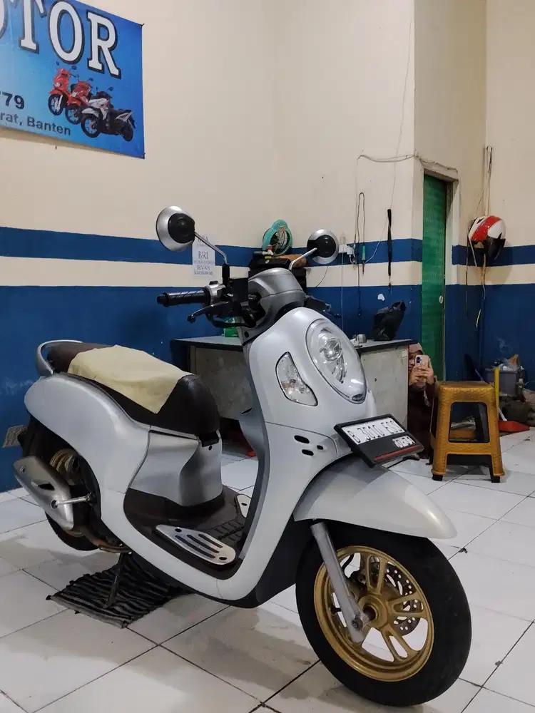 Dijual cepat Honda scoopy frestige 2021 pajak hidup siap pakai