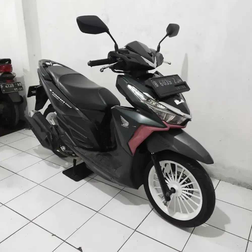 Honda Vario 150 LED OLD 2016 Lengkap Bagus Mesin Aluss