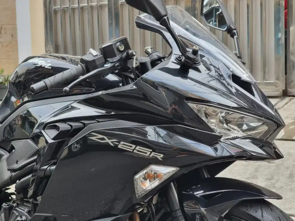 Kawasaki Zx25r Black STD 2020 Km1000 an Zx 25r Zx25rr 4 silinder mulus