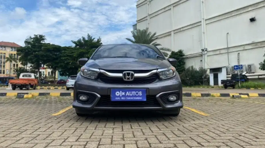 DP MURAH Honda Brio Satya 1.2 E Bensin-MT 2019 Abu-Abu CYBVD