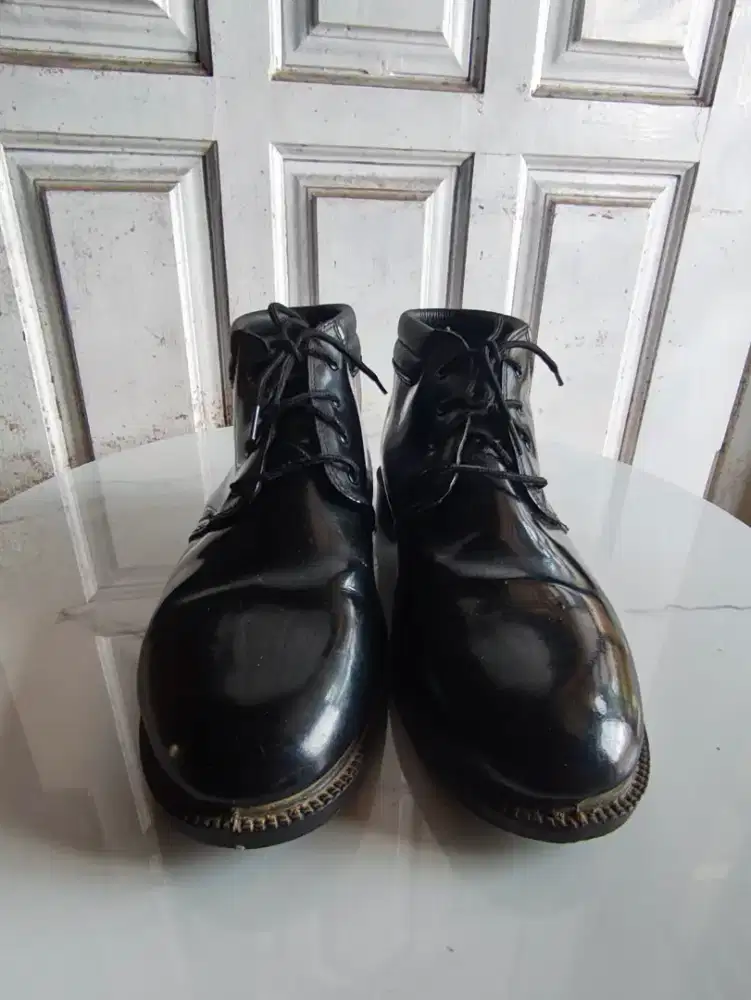 Sepatu pdh polri di ukuran 39