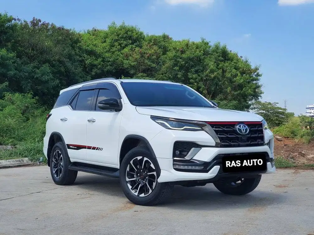FACELIFT  Toyota Fortuner 2.4 VRZ TRD AT 2021 Putih