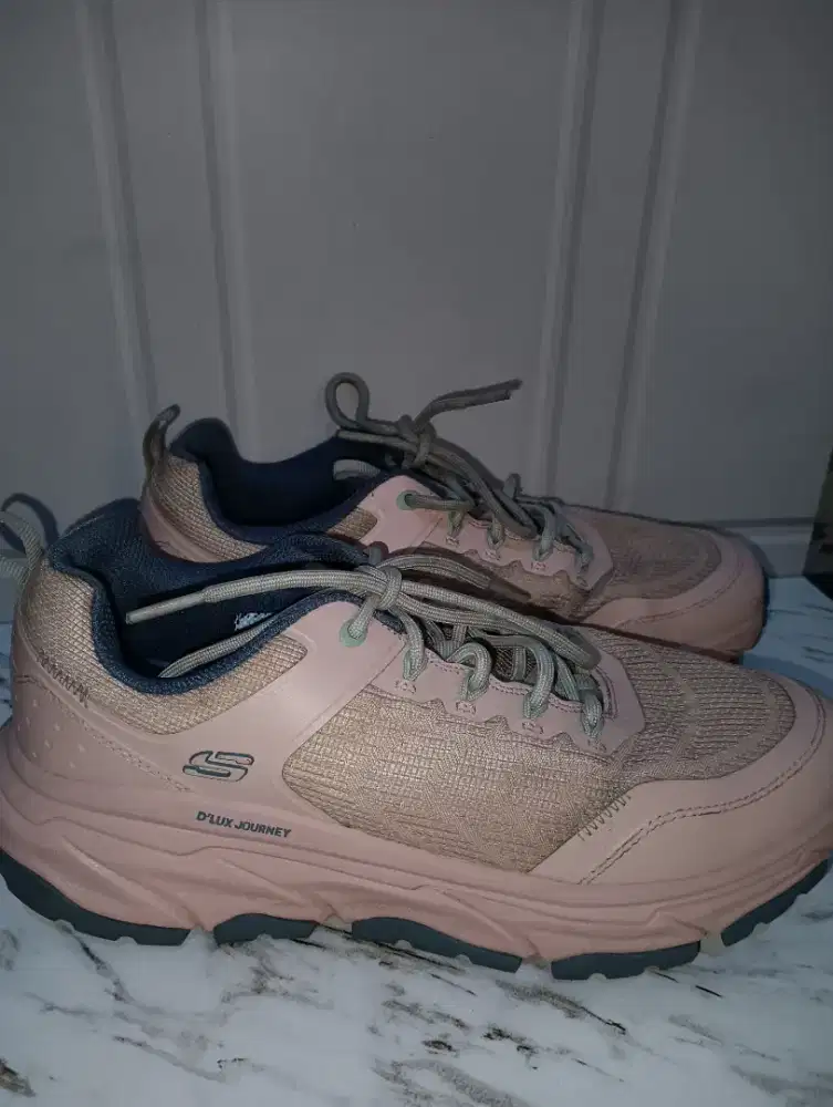 Preloved sepatu Skechers