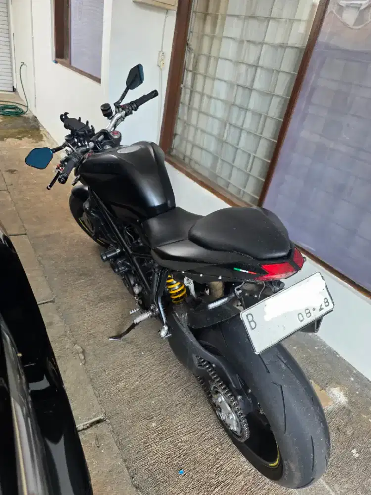 Ducati SF848 tahun 2012 km rendah