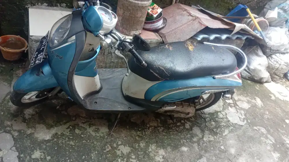 Scoopy 2012 carbu Rp. 5.400.000 nego