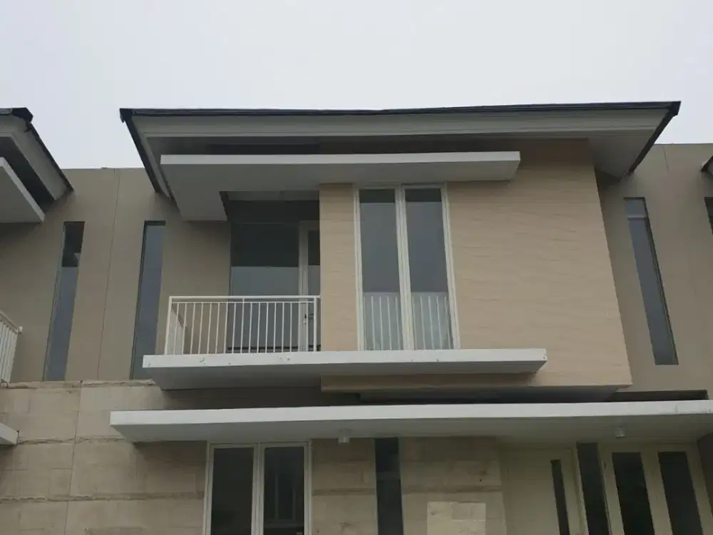Disewakan Rumah Siap Huni Citraland Greenlake Wiyung REV.A453