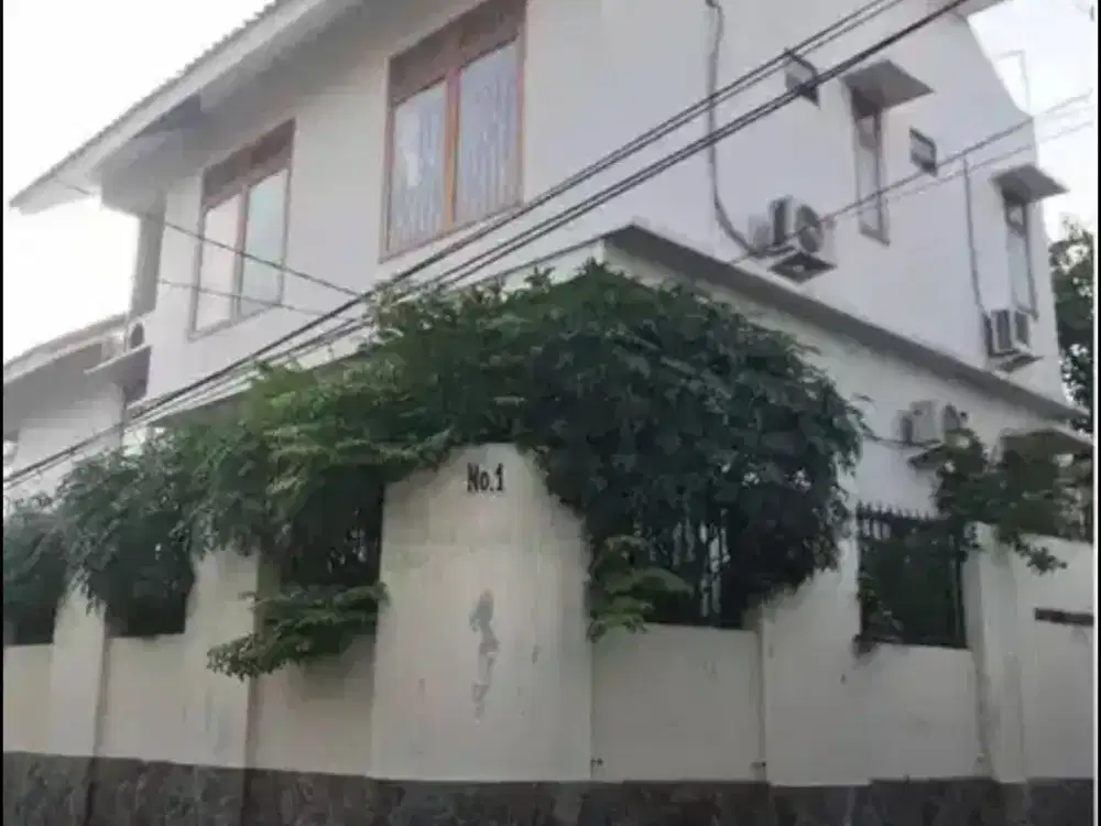 Rumah Hoek Mewah Luas di Radio Dalam Kebayoran Baru