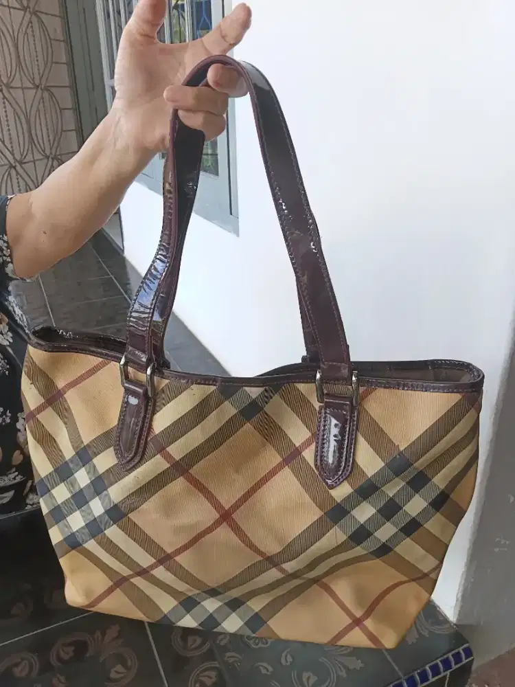 Tas burberry asli