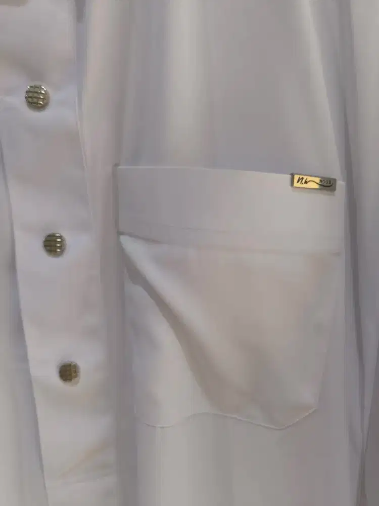 Jubah putih annoor