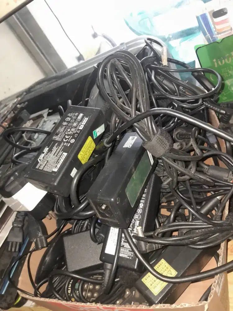 Adaptor laptop ori kondisi second