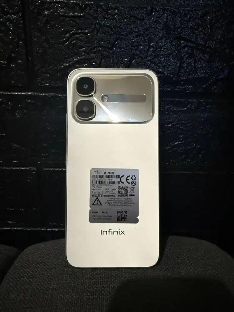 Dijual HP infinix smart 20 4/128 warna silver