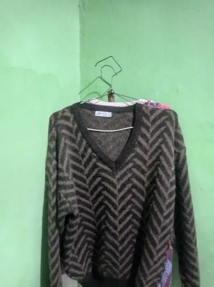 Jual aja cardigan bahan tebal masih baru nominus