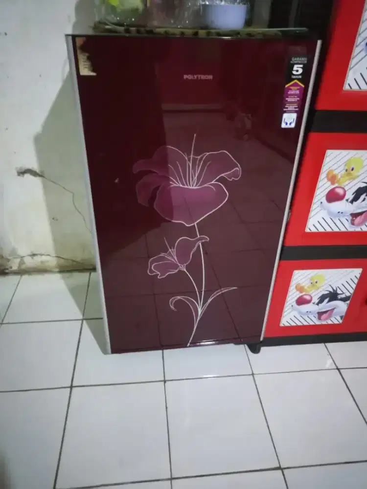 kulkas 1 pintu merek Polytron