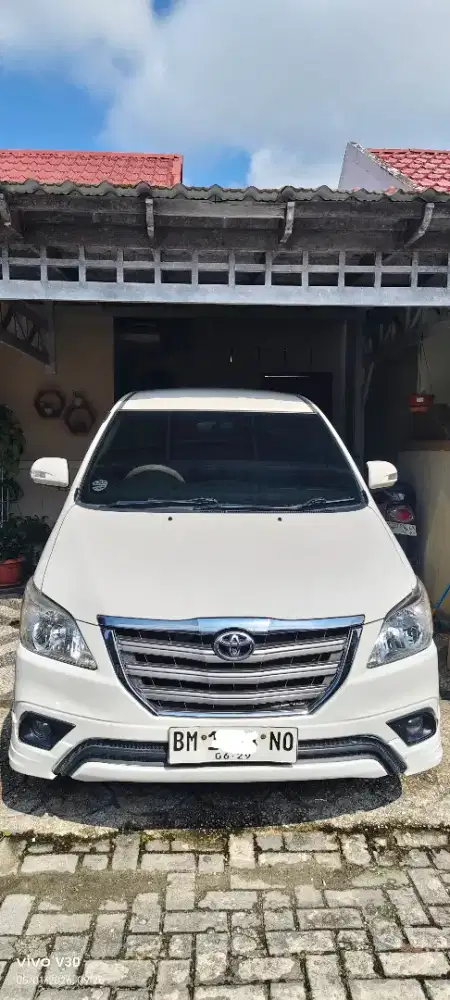 TOYOTA KIJANG INNOVA LUXURY TAHUN 2014