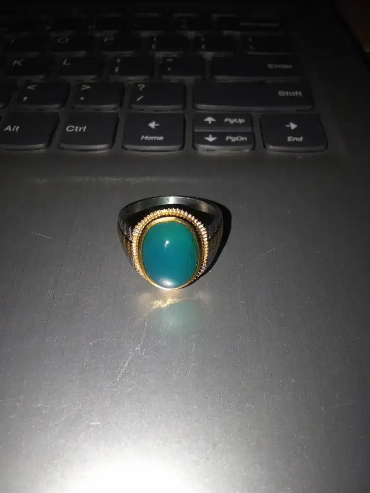 Bacan Doko hijau kristal giwang