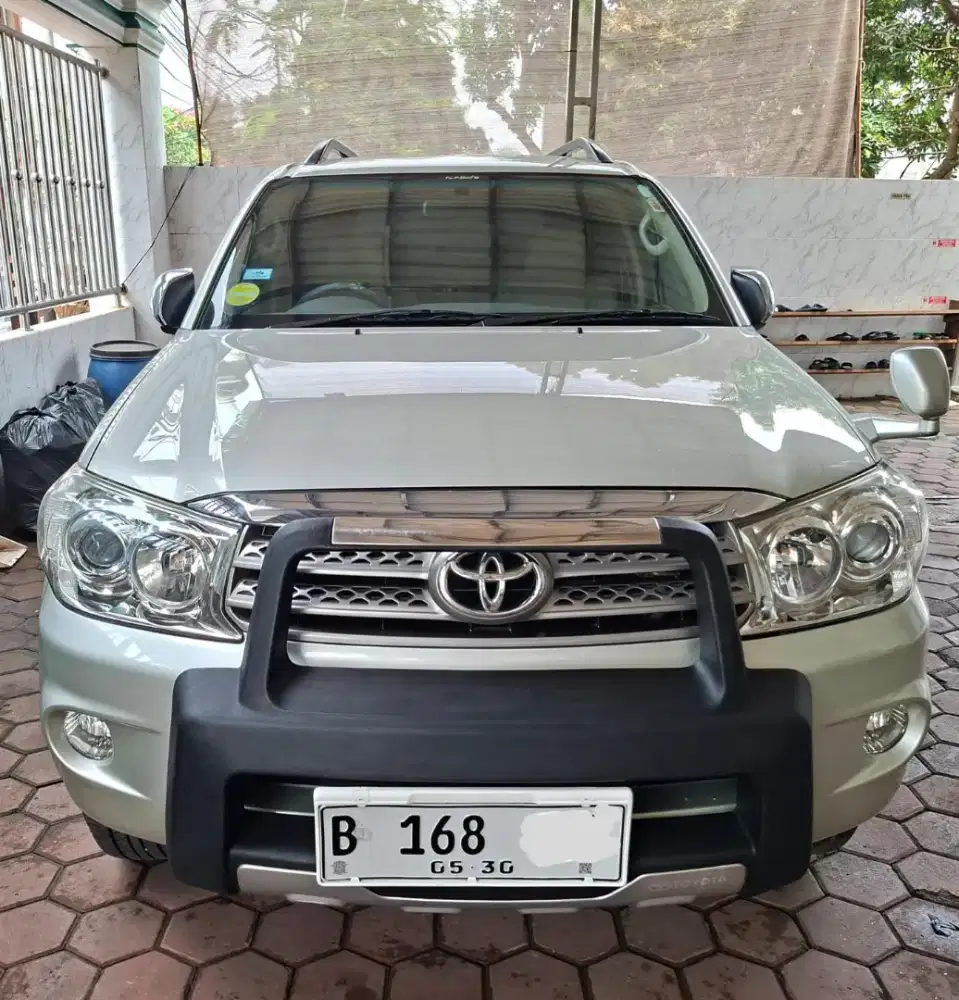 Toyota fortuner bensin 2.7 g luxury tahun 2010 silver