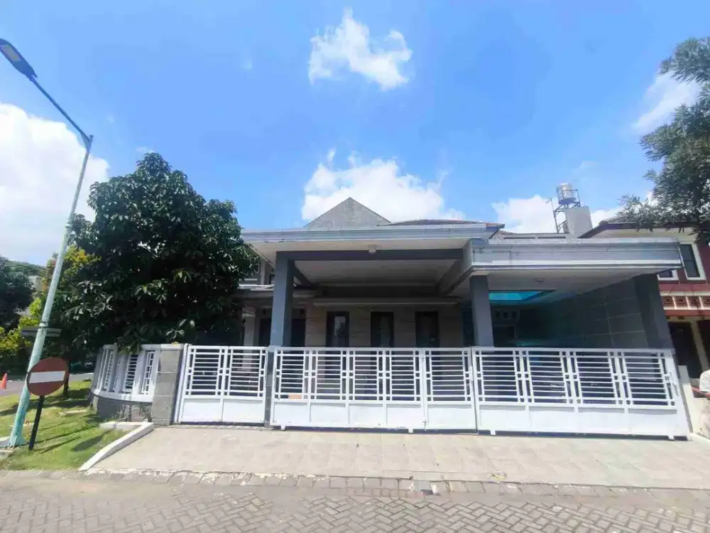 Dijual murah  via lelang rumah di puri Surya jaya Taman vencauver Sidoarjo