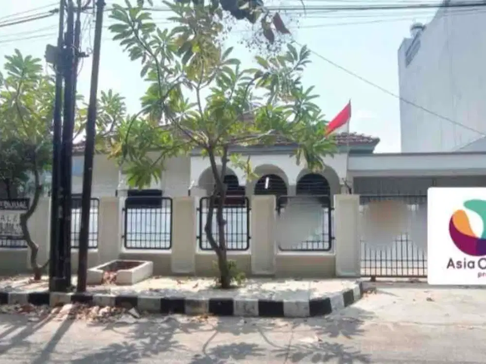 Di SEWA / JUAL rumah satu lantai di pulo mas luas 393 m2 bangunan 225 m2 lokasi jalan ramai cocok untuk kantor / usaha dan rumah tinggal ada halaman belakang lokasi strategis dekat sekolah don bosco dan pacuan kuda di Pulomas Jakarta Timur
