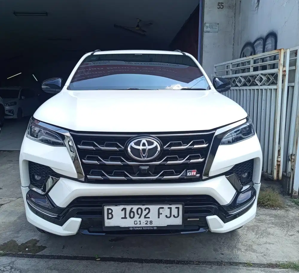 Toyota Fortuner 2.8 VRZ GR AT 2022