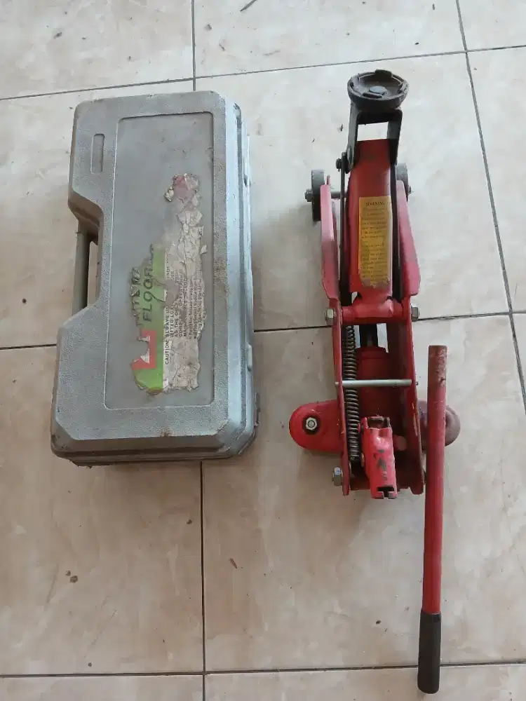 Dongkrak Buaya 2 Ton + Kotak Penyimpanan - Berfungsi Normal