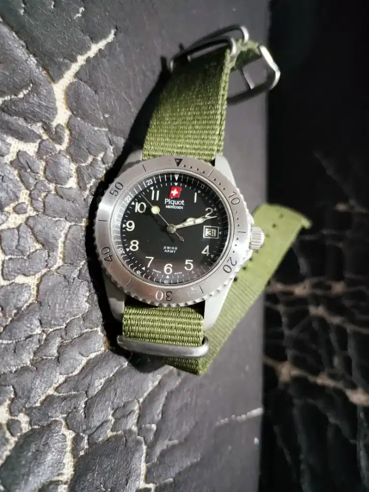 Jam tangan Piquot military vintage quartz langka