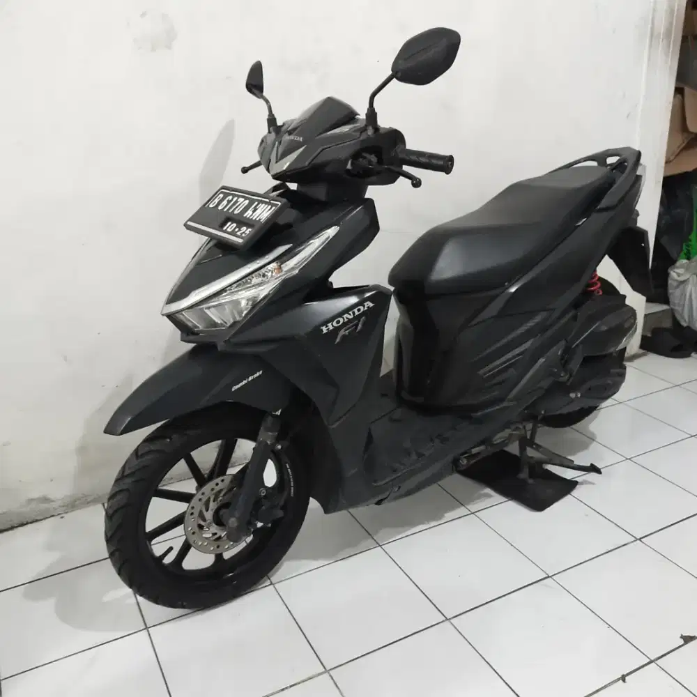 Honda Vario 150 LED OLD 2015 Lengkap Bagus Mesin Aluss