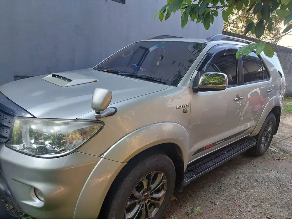 Toyota Fortuner 2005 Bensin