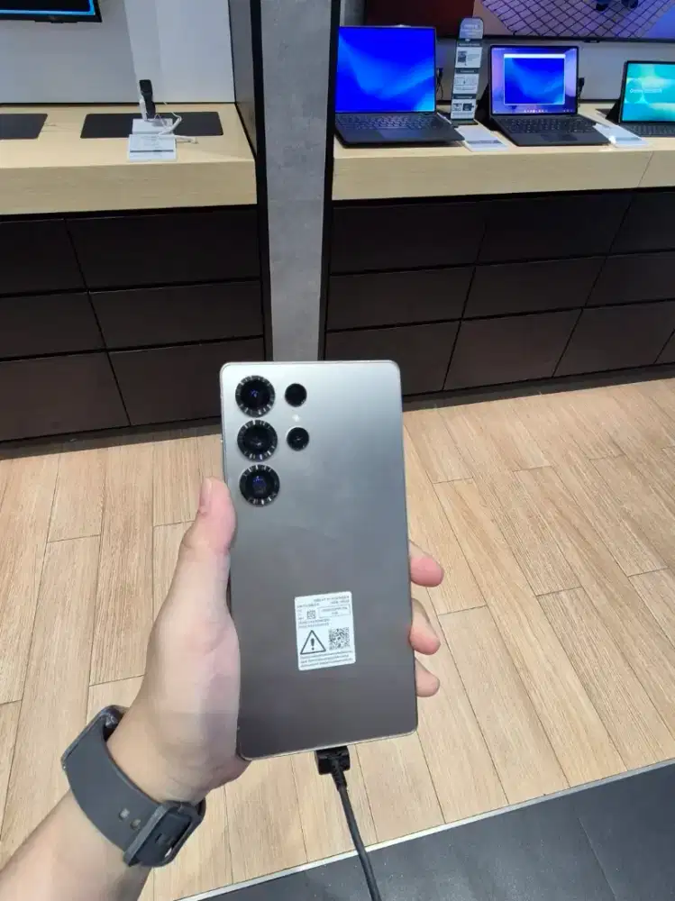 SAMSUNG S25 ULTRA FREE BUDS 3 FE