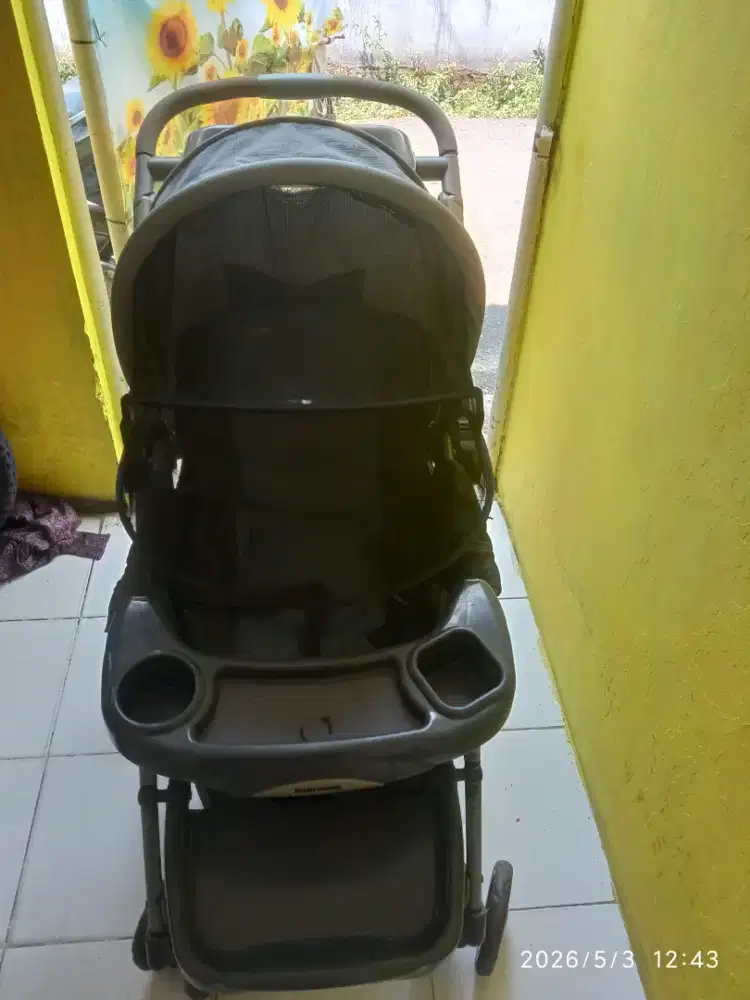 Stroller dorongan bayi merek babydoes
