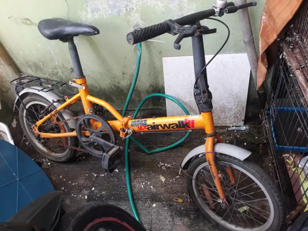 Sepeda lipat dan sepeda anak