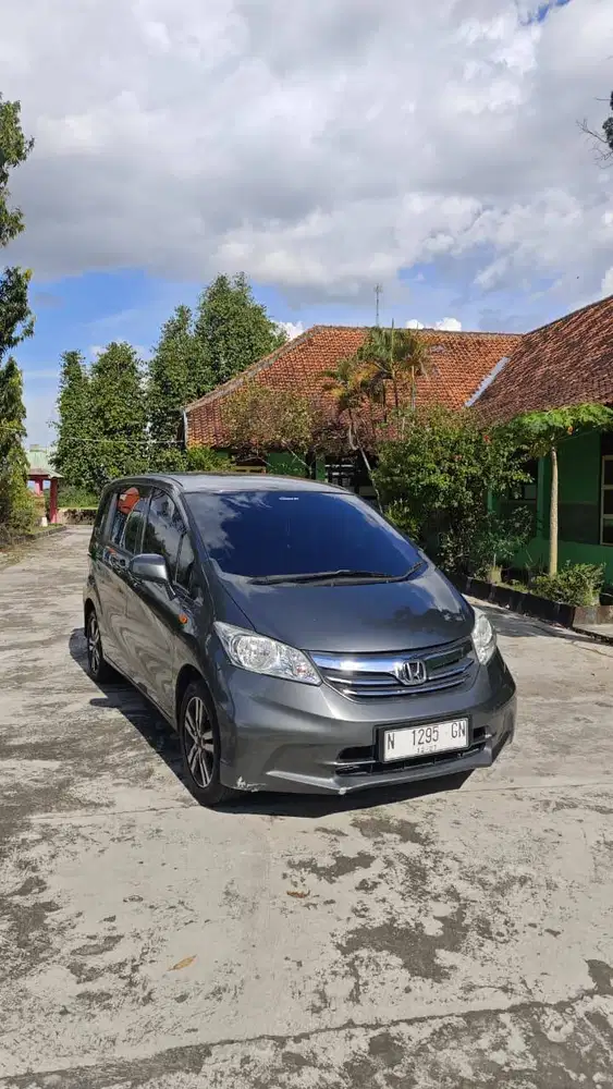 JUAL CEPAT HONDA FREED 2012