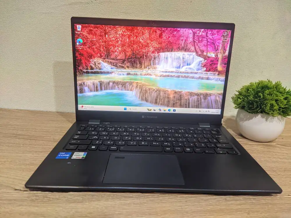 Toshiba Dynabook G83