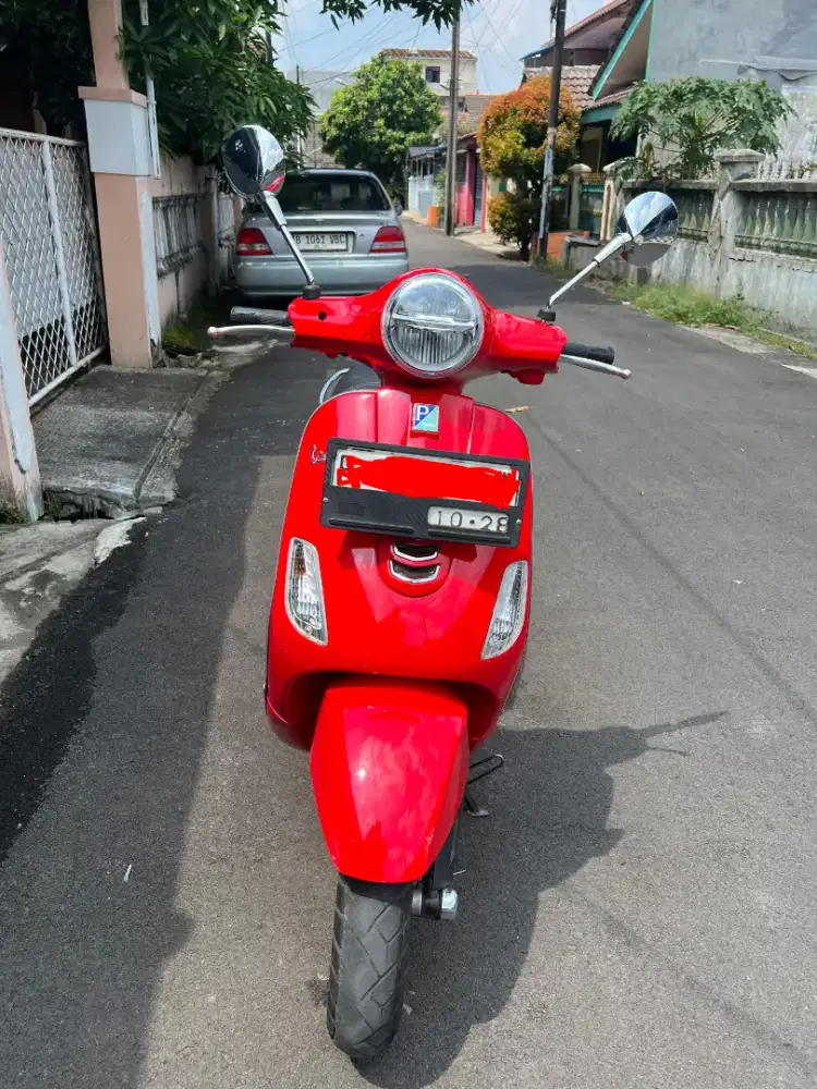 Vespa LX 125 i-Get 2023 Merah – 11.000 KM – Bekasi Utara