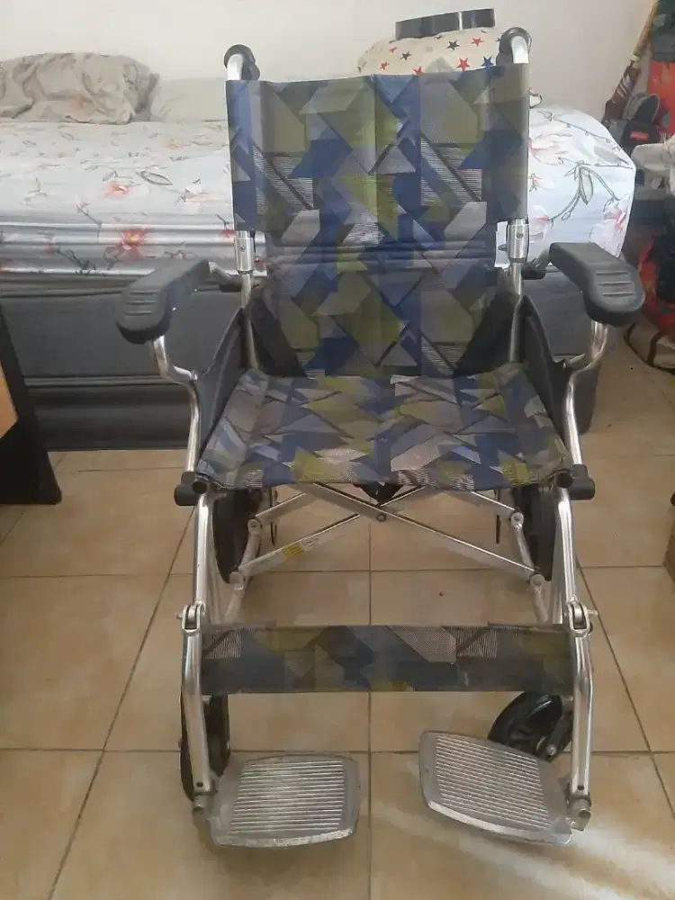 Dijual Kursi Roda Lipat Avico