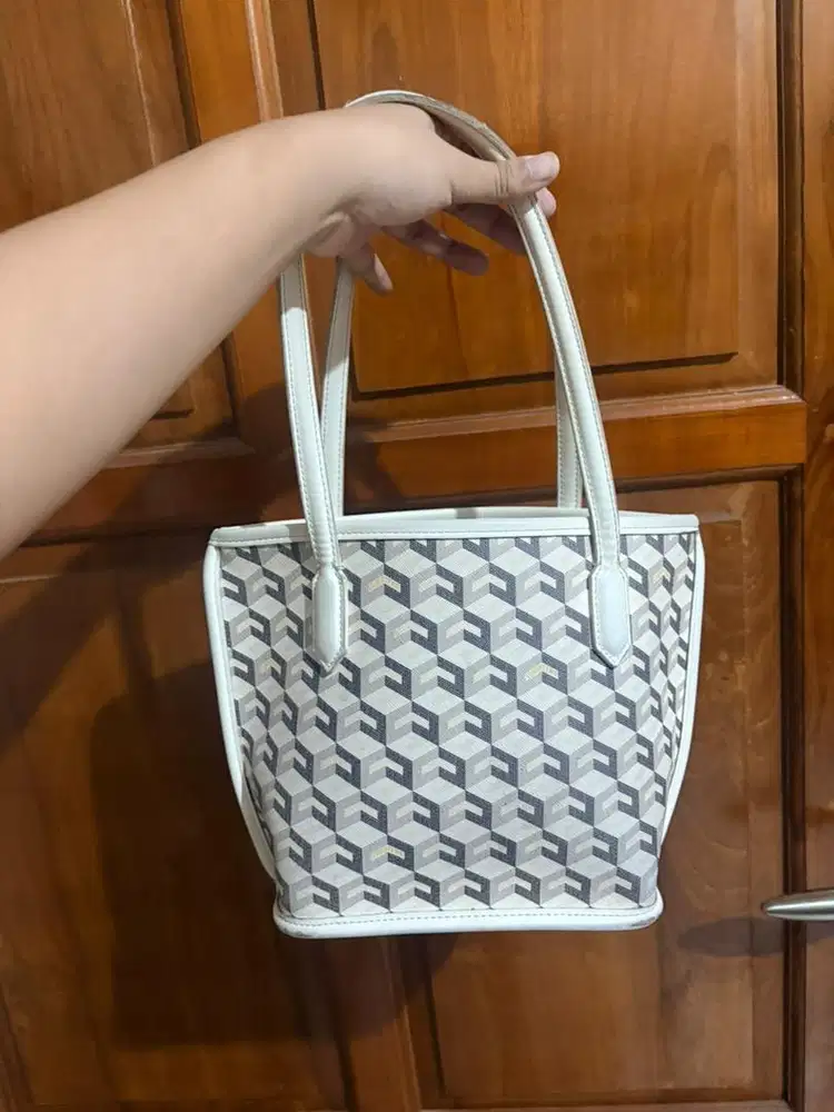 Tas christy ng putih