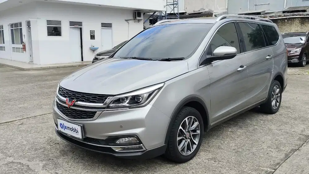 DP RENDAH - Wuling Cortez 1.5 LT Lux Plus Bensin-AT 2019