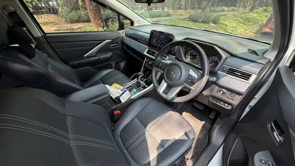 Jual Mitsubishi Xpander Cross Premium Package low km