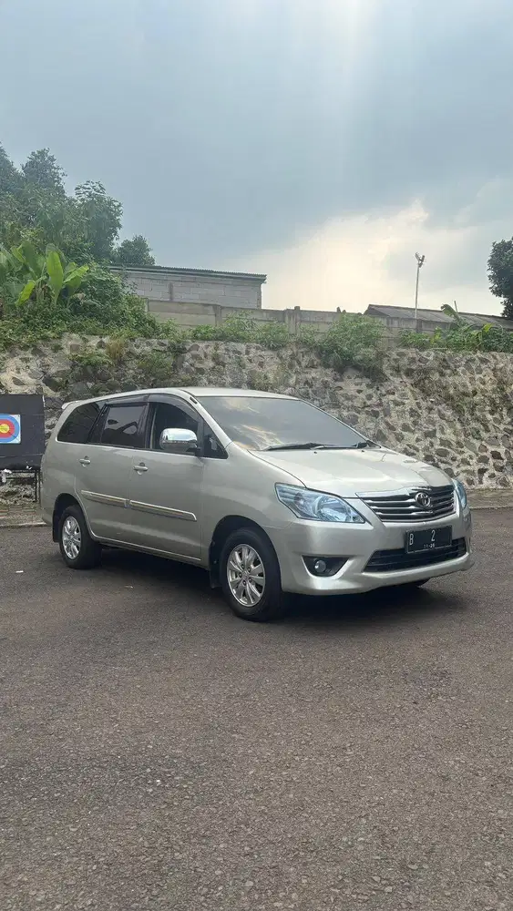 Innova G Bensin 2.0 AT 2012